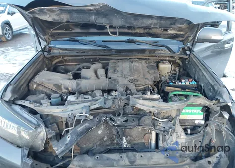 2013 Toyota 4Runner Sr5 z USA, uszkodzony, nr VIN JTEBU5JR3D5138921